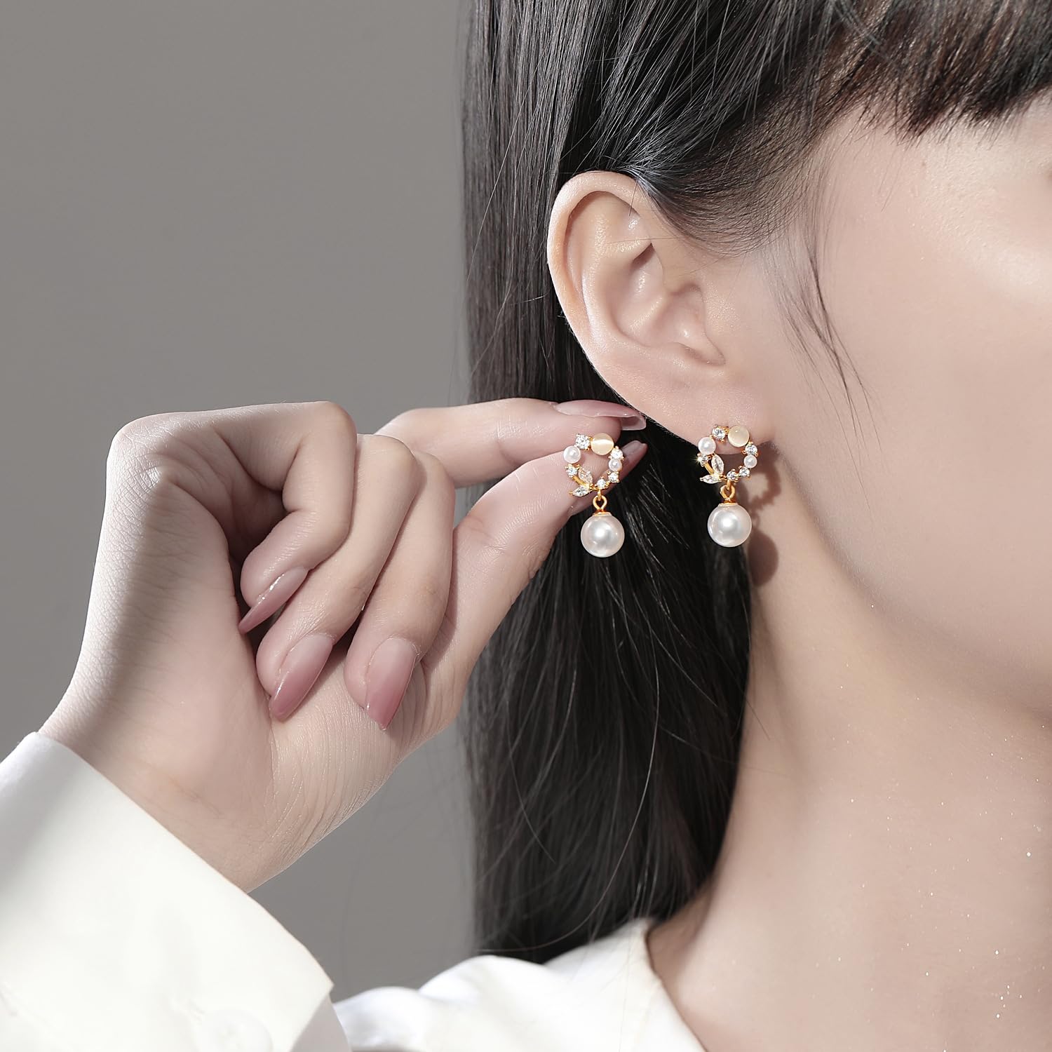 Exquisite Mermaid-Inspired Ear Studs for Women | Elegant Faux Pearl & Rhinestone Accents with Delicate Design