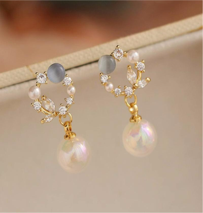 Exquisite Mermaid-Inspired Ear Studs for Women | Elegant Faux Pearl & Rhinestone Accents with Delicate Design