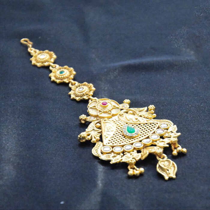 Traditional Matt Gold Plated Maang Tikka with Kundan work - Image 1