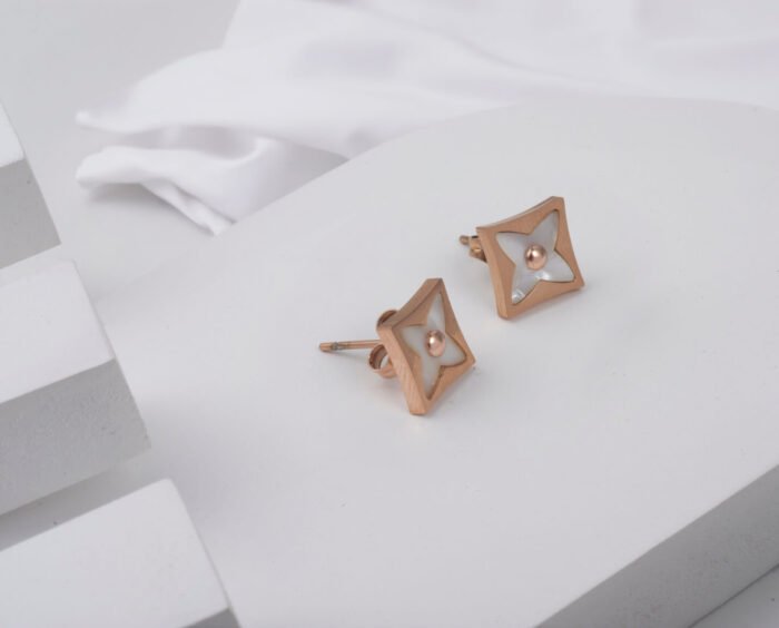 Stud LV - Image 1