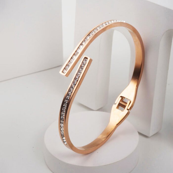 The Minimal Glam - Image 1